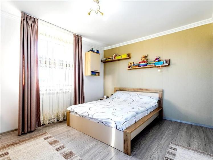 Vila luminoasa, gradina, priveliste panoramica spre munti, Harman, Brasov - 16