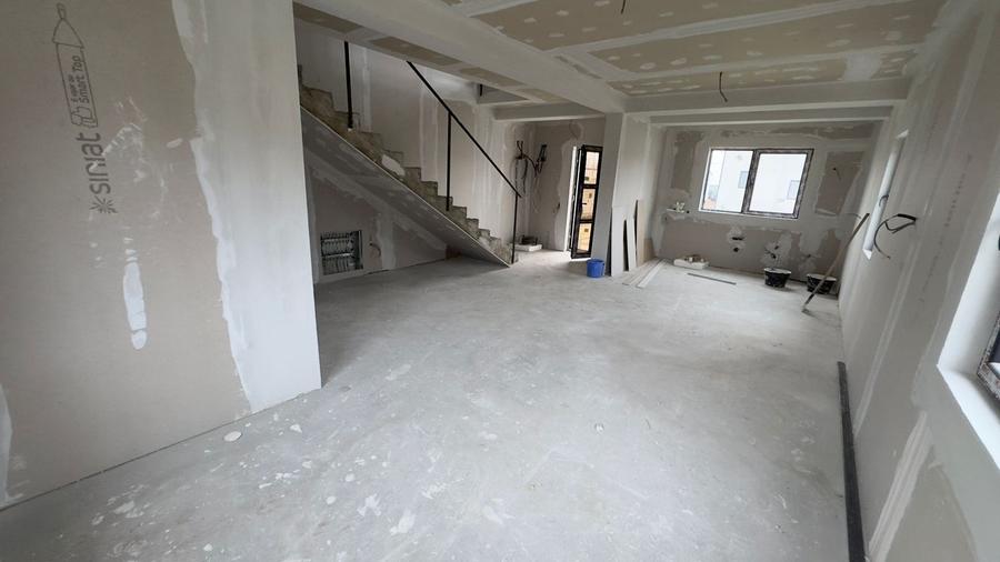 CASA INDIVIDUALA GLINA, INCALZIRE PARDOSEALA, TEREN 325 MP, COMIS 0% - 4