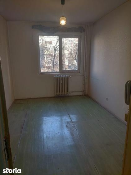 Apartament De Vanzare cu 3 camere in Pajura sec.1 - 7