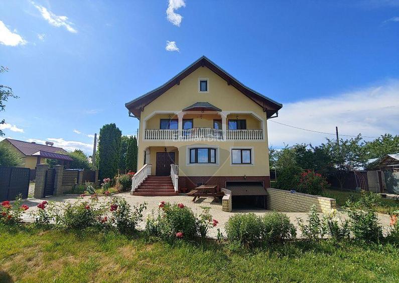 Casa / Vila de vanzare cu teren intravilan 1200 mp-Zvo...