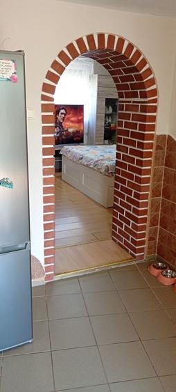 Casă cu 2 camere decomandat în Peregu Mic