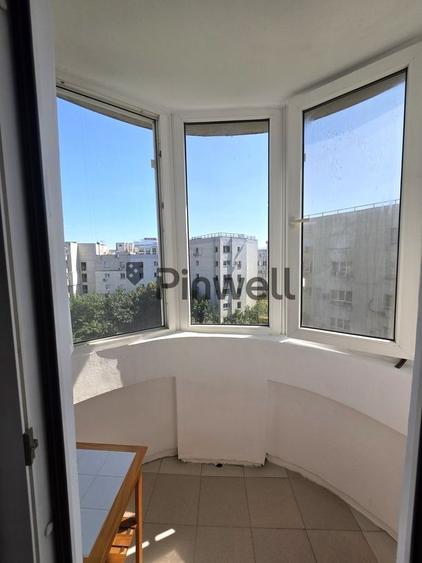 Garsonieră decomandată, mobilată în Decebal