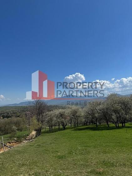 Terenuri Bran - Predelut  Priveliște către Bucegi și Postăvaru - 11