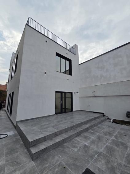 BULEVARDUL MAMAIA | SPATIU BIROURI | CLADIRE NOUA | INTRARE SEPARATA - 1