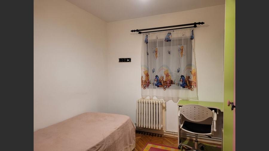 Apartament 3 camere la parter în imobil P+M ,curte proprie 70 mp - 4