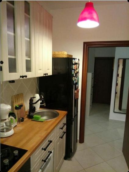 Vand apartament 3 camere Damaroaia Jiului zona linistita - 1