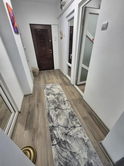 Inchiriez apartament o camera Ireg - 2