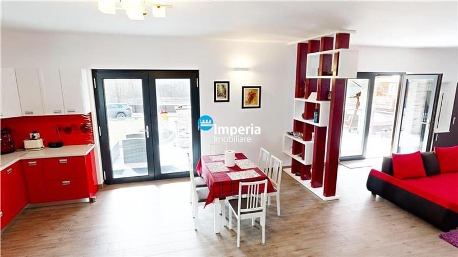 Pensiune de vanzare in zona Sucevita, langa Manastire - 6