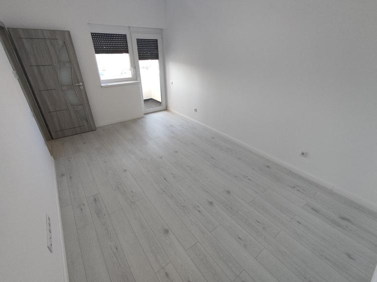 INTABULAT! COMISION 0, ap 2 cam,bloc lift, geam baie, spre SUD, cartier Deventer - 4