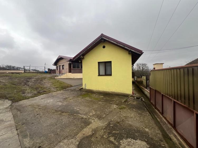 Proprietate versatilă cu 3 case | Teren 1281 mp | Săliștea Nouă | Comision 0% - 7