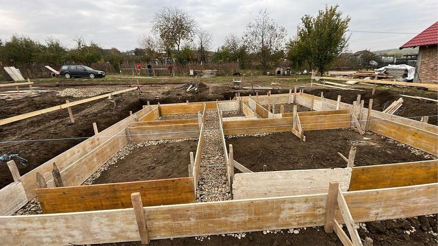 De vanzare casa Parter cu Mansarda - 3