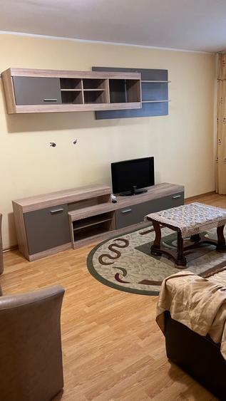 Apartament 2 camere decomandat - zona Dacia - 400 euro/luna  (Cod E8) - 1