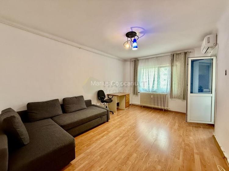 Decomandata, bloc 1982, aproape de metrou