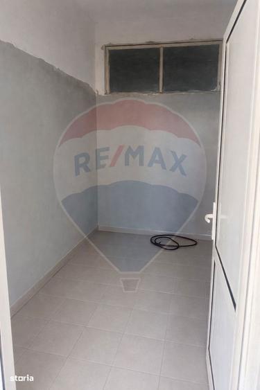 Spa?iu comercial de vanzare in Pianu de Jos 330 mp, aproape de A1 - 10