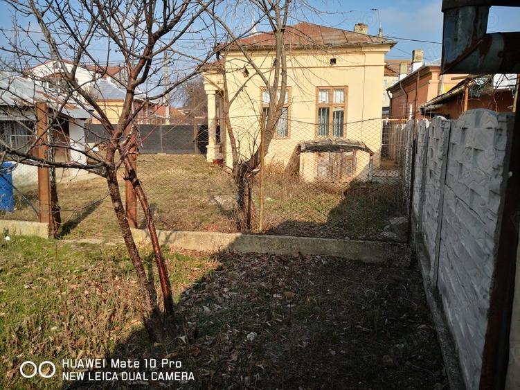De vanzare (de inchiriat) , in zona centrala, casa cu curte de 1100 mp - 4