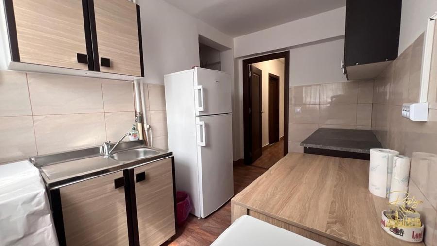 Apartament cu 3 camere de inchiriat in zona Piata 1 Decembrie - Oradea - 9