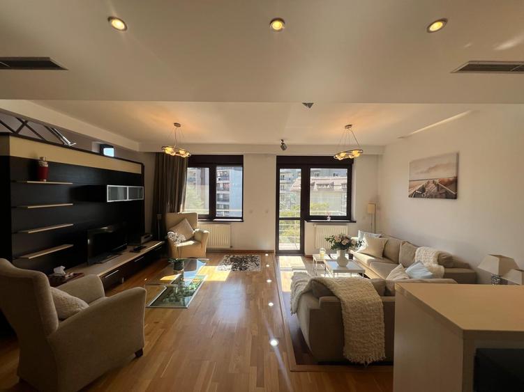 Apartament cu 5 camere decomandat, mobilat în Herăstrău