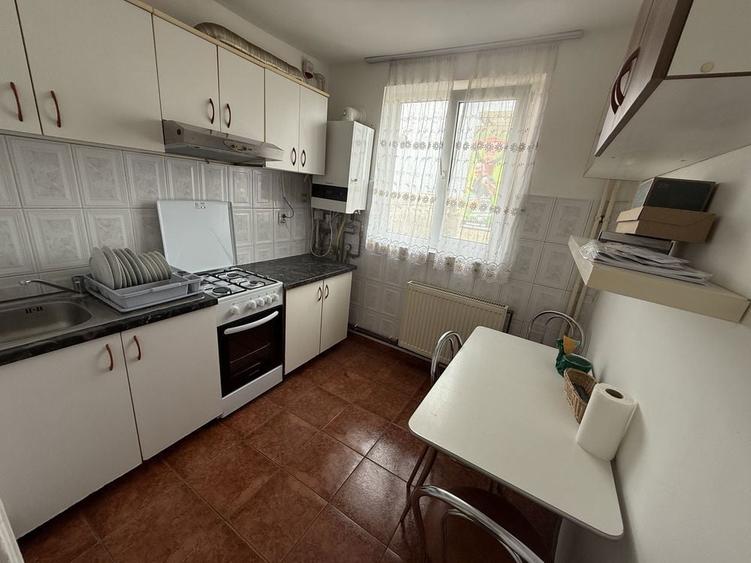 Inchiriez apartament 2 camere, decomandat - 3