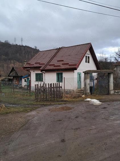 Vand casa cu teren in municipiul Vulcan - 1