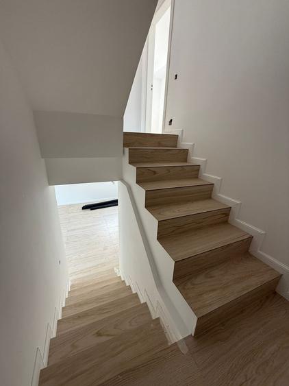 Duplex cu 4 camere cu Canalizare în Theodor Pallady
