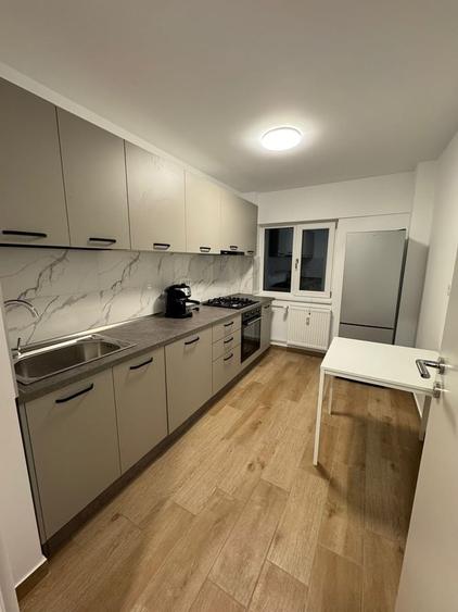 Mariott, 13 Septembrie, Panduri - 1