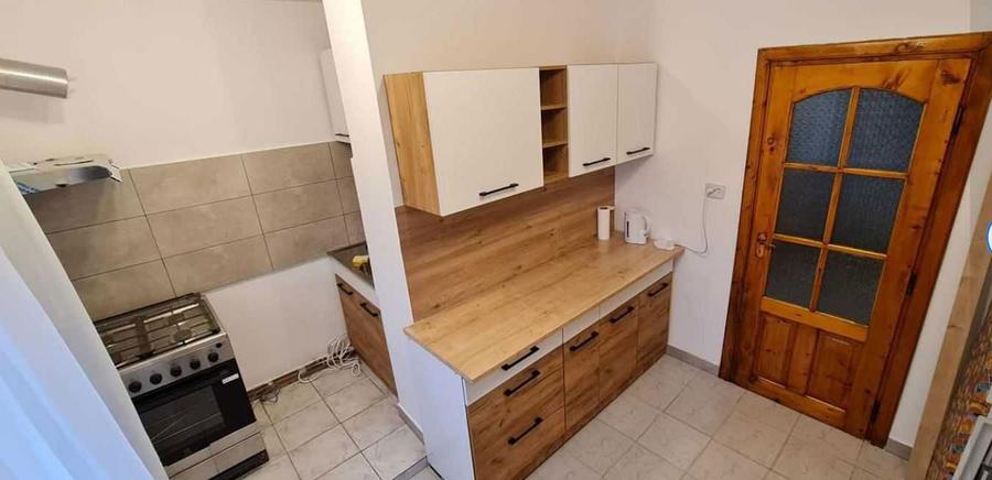 Proprietar, inchiriez apartament cu 3 camere, zona Bucovina - 2