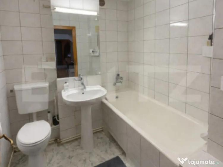 Apartament 4 camere, decomandat, 82 mp, 2 bai, etaj intermed - 2