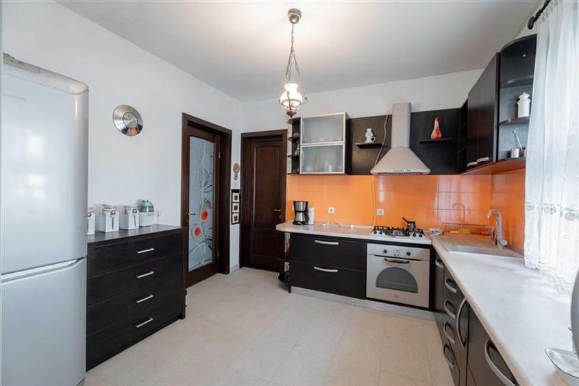 Casa de lux in Bucium, mobilata si utilata complet - 9