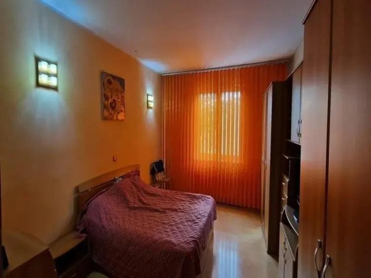 Descoperă Potențialul Casei Spațioase cu 6 Camere în Zona Viilor, București - 9