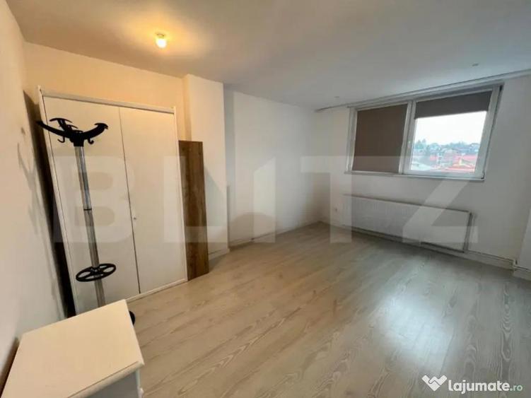 Spatiu birouri, 70 mp, etajul 2, centrala si aer, zona 1 Mai - 8