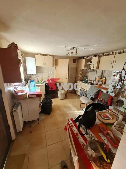 Casa cu anexa locuibila si teren - 2
