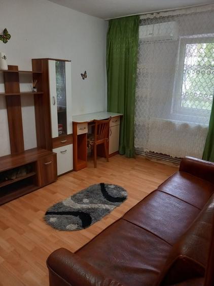 Proprietar vand apartament 2 camere - 4