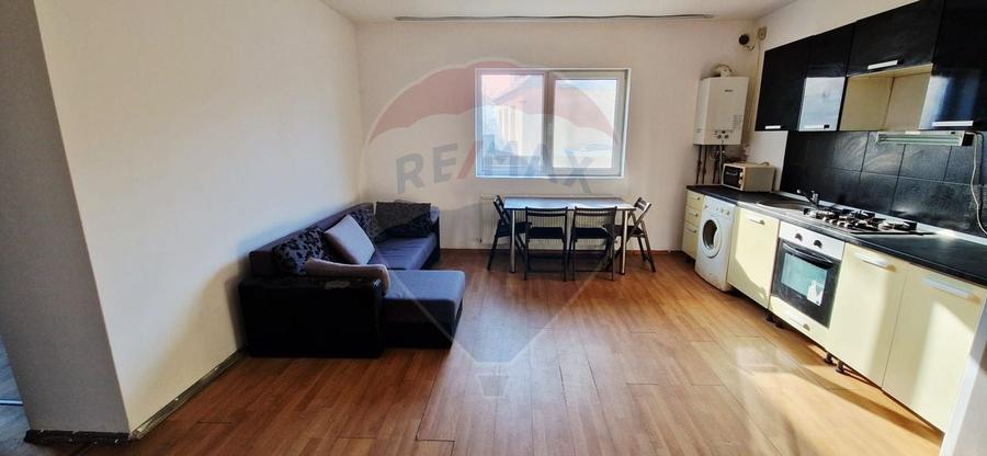 Apartament cu 3 camere, curte și loc de parcare zona Alfa - 2