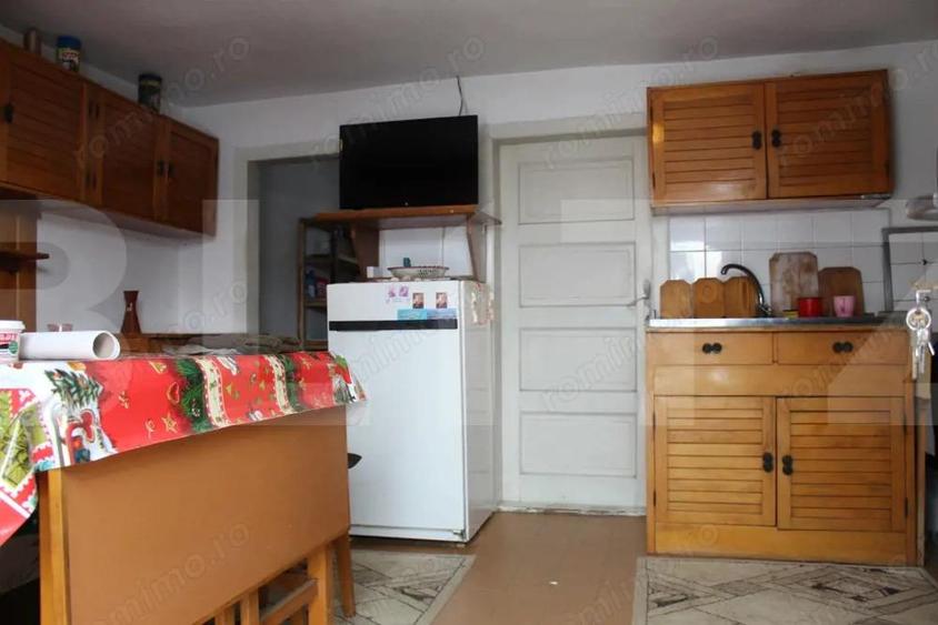 Casa solida cu teren in Boro?neu Mic lini?te si natura - 10