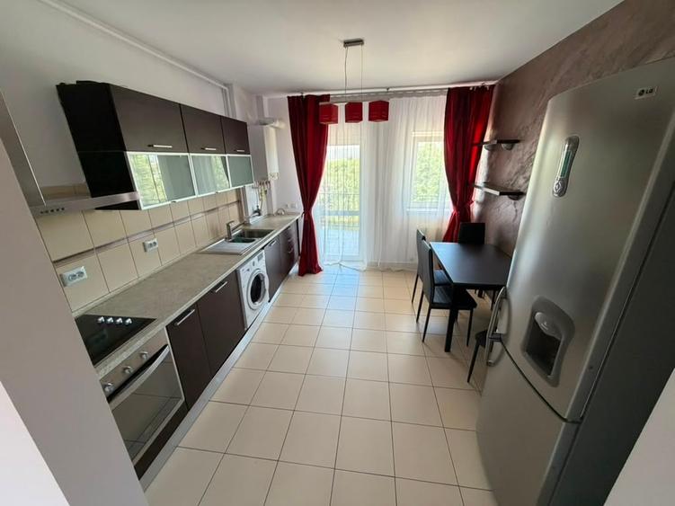 Apartament cu 3 camere decomandat în Nord