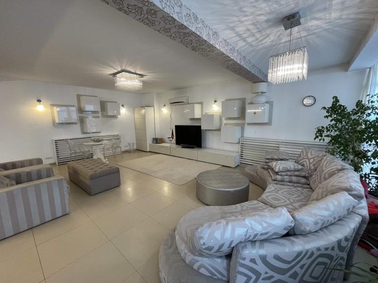 VILA P+1, Su = 350 mp.Teren 2000 mp + ANEXA,la DN 65- Valea Mare - 4