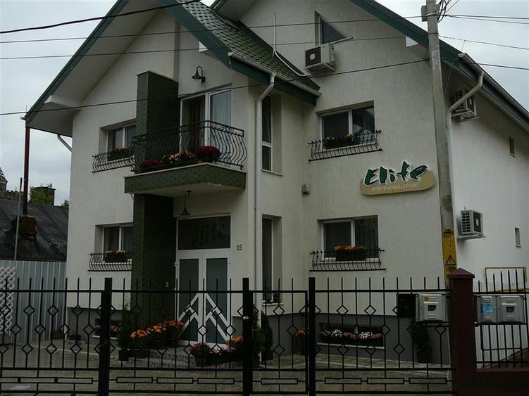 Pensiune, afacere la cheie, cu 10 camere la 10 minute de centru orasului - 2