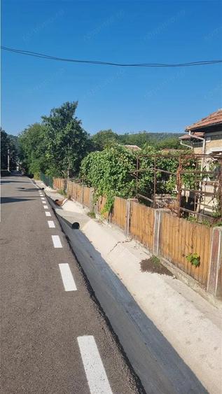 Casa cu 1180mp teren in comuna Bunesti - 9