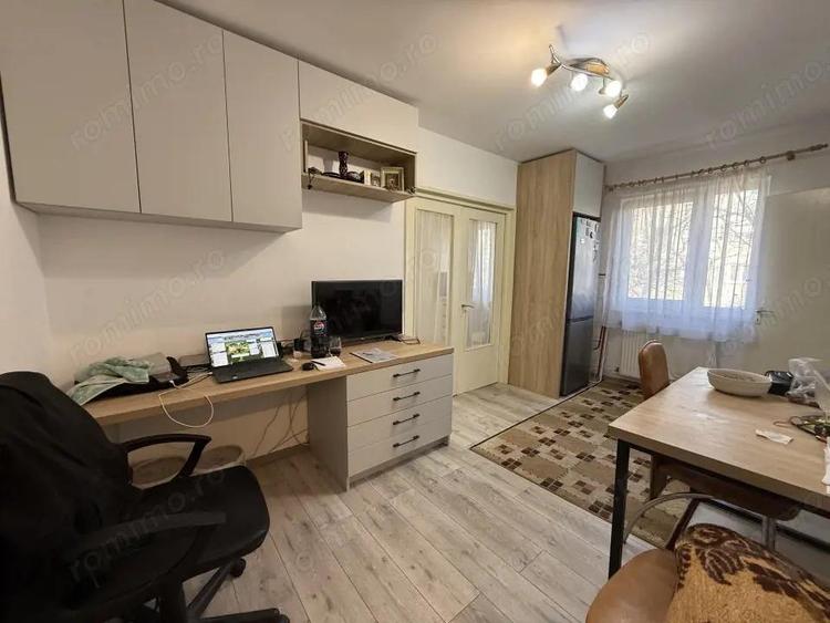Apartament compact, 2 camere, etaj 2 - Pia?a Doina - 3
