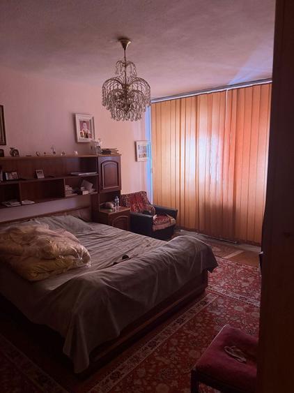 Vand apartament 3 camere decomandat sud etaj 2 /4 zona sud P2 - 6