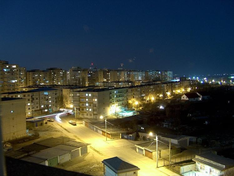 Apartament doua camere semidecomandate, etaj 2 din 4, Micro 17 - 1