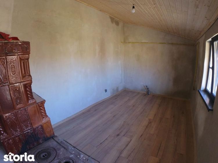 Casa la pret de apartament 4 camere, teren 1770 mp, renovata Ciorani - 11