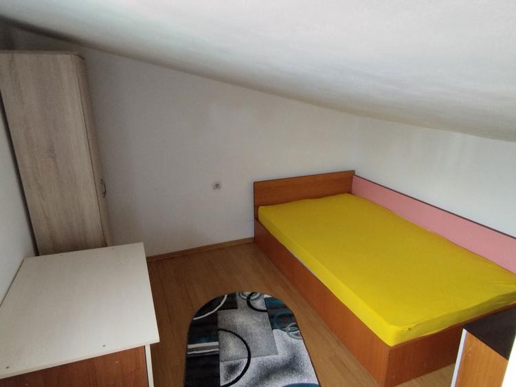 Proprietar - inchiriez garsoniera dubla la curte,in vila - 7