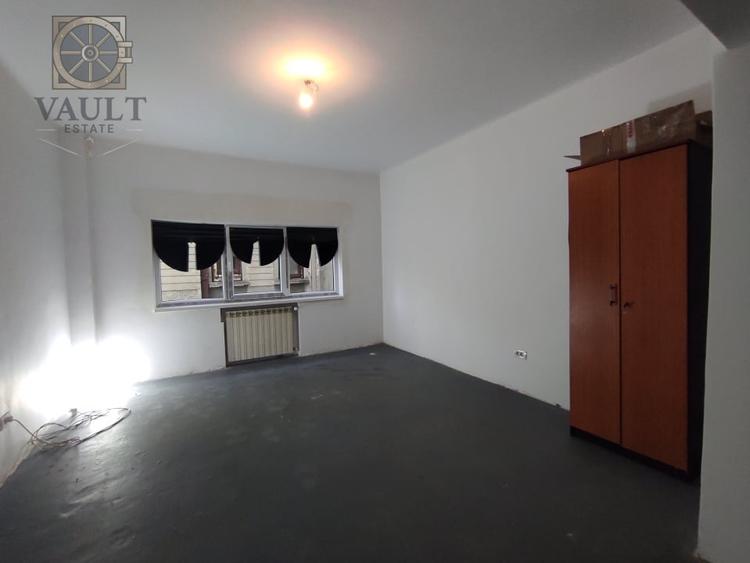 Apartament 4 camere  - BOXA INCLUSA - zona CALEA CALARASILOR / HALA TRAIAN - 2