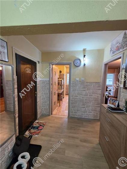 Apartament cu 3 camere decoamndate in zona Valea Aurie din Sibiu - 13