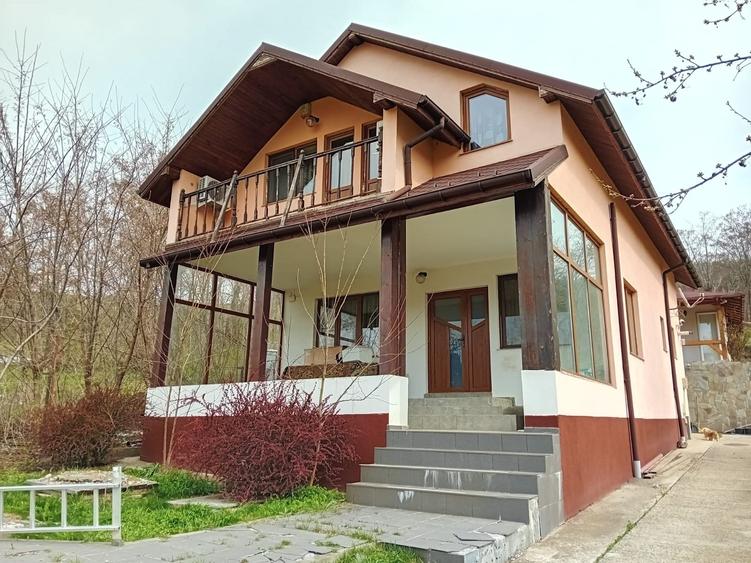 Vila de 150 mp  cu teren aferent de 3600 mp - 1