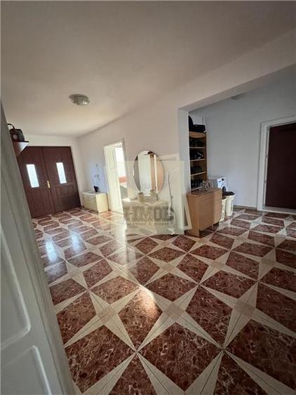 Vila pretabil investite cu suprafata utila 322 mp in zona Sub Arini - 6