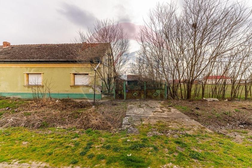 Teren + casa cu potential in centrul loc. Galsa, fs- 30m - 5