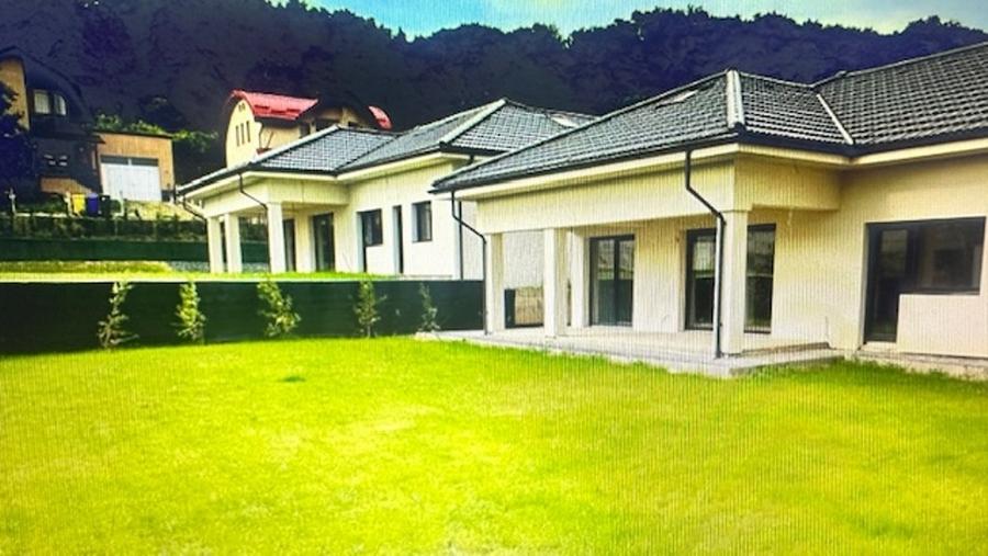 APA SARATA casa deosebita 300mp cu 2 garaje si 8ari teren! - 1