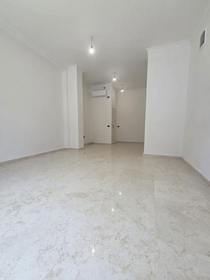 Spatii comerciale de inchiriat Ultracentral Craiova - 3